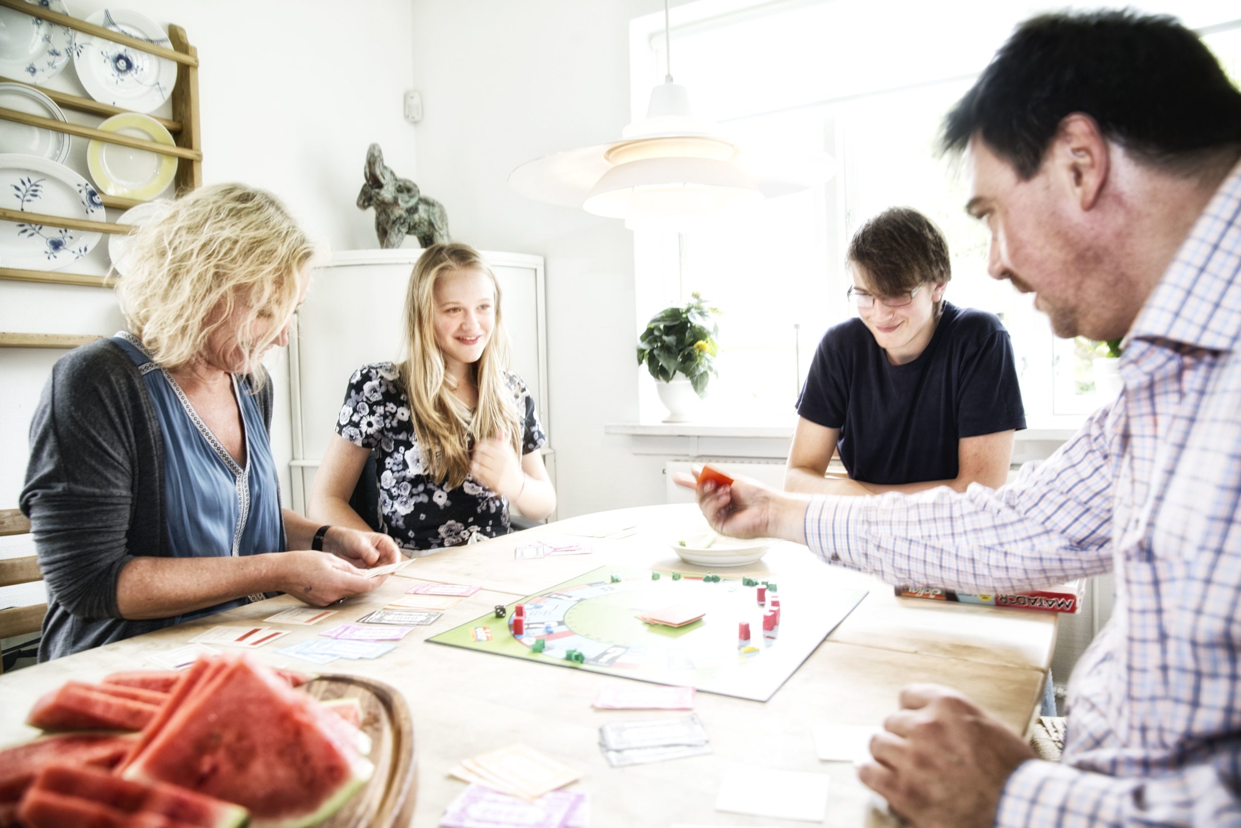 Familien Djuurhus har endelig fået en fleksibel løsning på hjælpersituationen for Sofie, så hverdagen fungerer igen. Foto: Per Gudmann