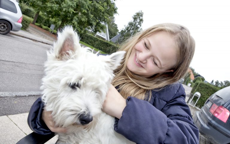 Sofie-Djuurhus-m-hund-lille_Per_Gudmann