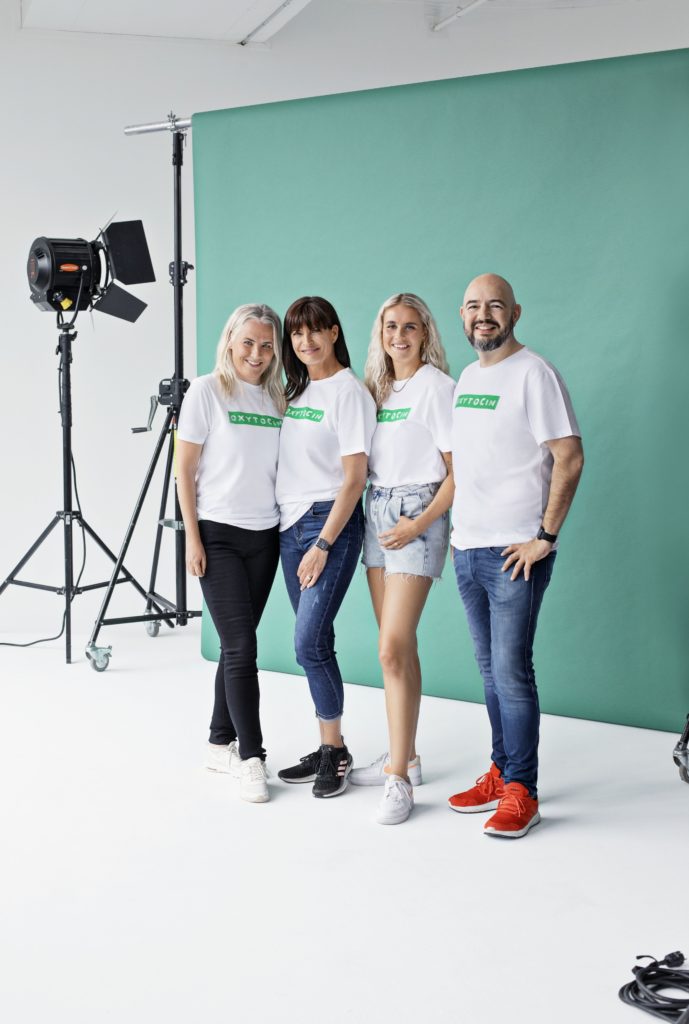 Plads til forskelle T-shirt præsenteret af Radio NOVA-værter