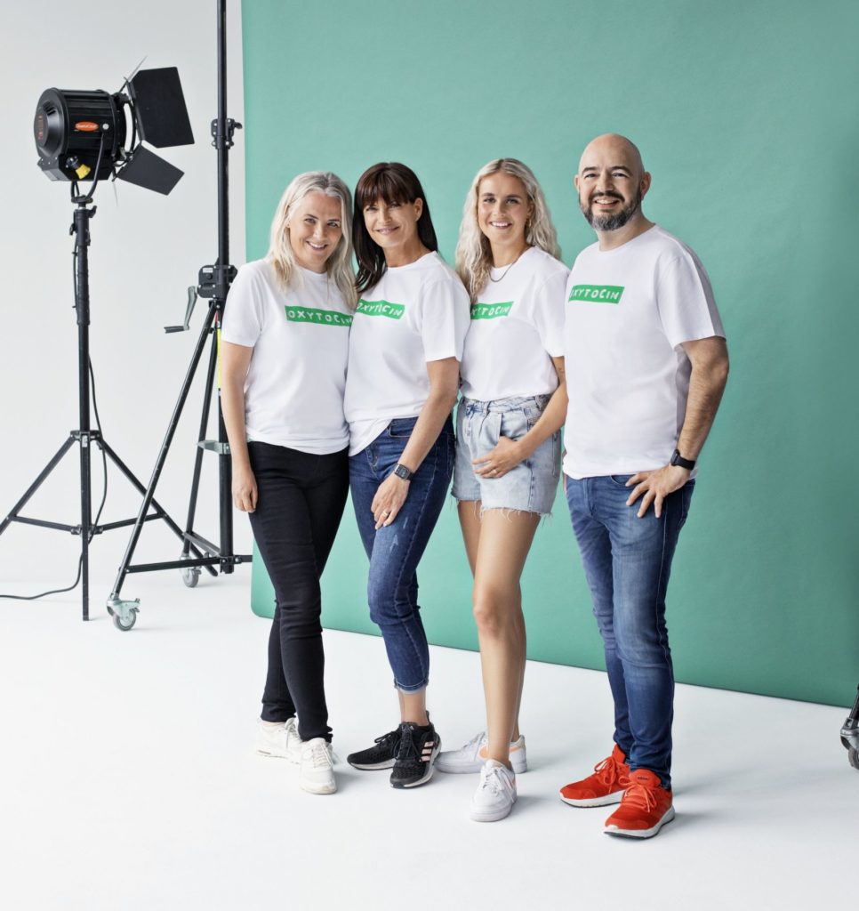 Plads til forskelle T-shirt præsenteret af Radio NOVA-værter