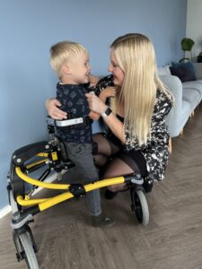 Isabella Watson og sønnen Tobias mWd SMA1