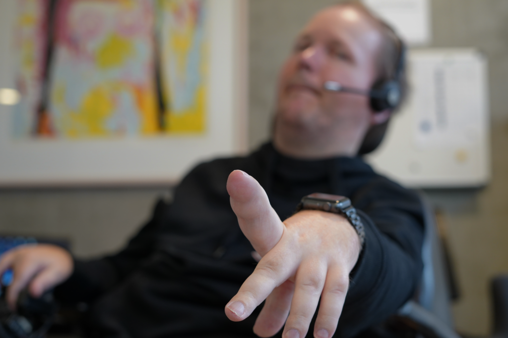Steen med vild finger Aprilsnar