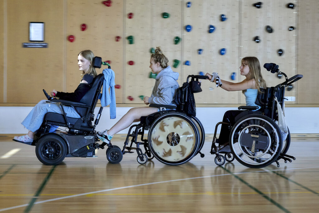 Summercamp i 2023 - 3 piger i kørestol